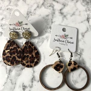2 pair animal print pierced earrings